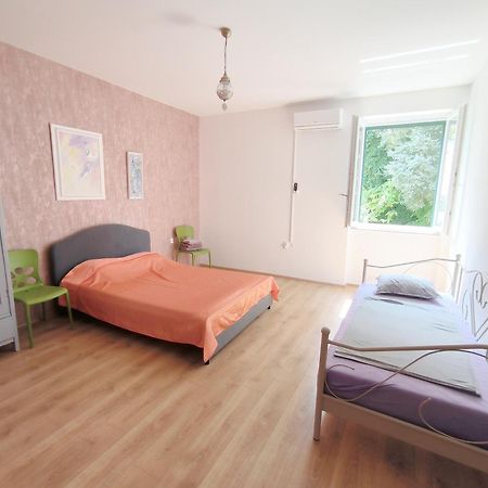 Bright And Colourful Apartment Luce -Sandy Beach Split Extérieur photo